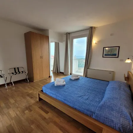 Delle Gazanie -camera In -vista Panoramica Sul Golfo Pansiyon Quartu SantʼElena